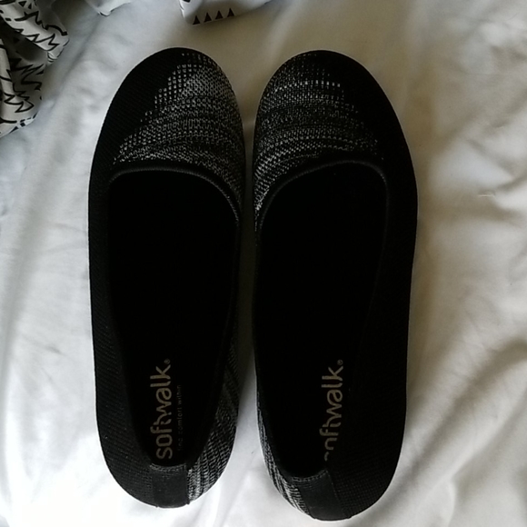 Shoes - Picture 3 of 4